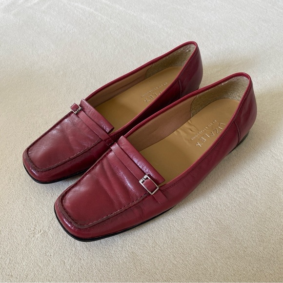 Liz Claiborne red square toe loafers - Picture 3 of 9